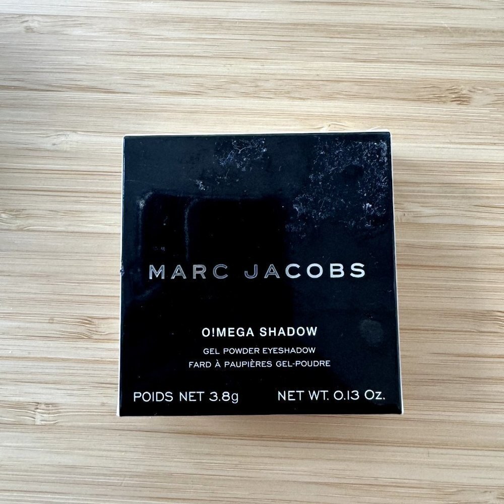 MARC JACOBS Omega Shadow Gel Powder Eyeshadow DADDI O .13 oz